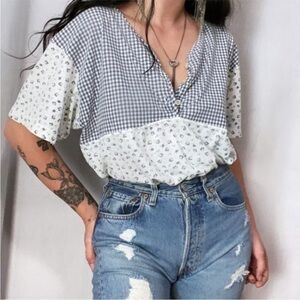 90s VINTAGE CALICO FLORAL PLAID
PEASANT TOP BLOUSE